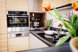 Az AlmaFa Bútorstúdió idén az Electrolux gépeivel és az Akrilfront termékeivel vár
